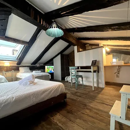 Willow Tree House - Hidden In The Perfect Place